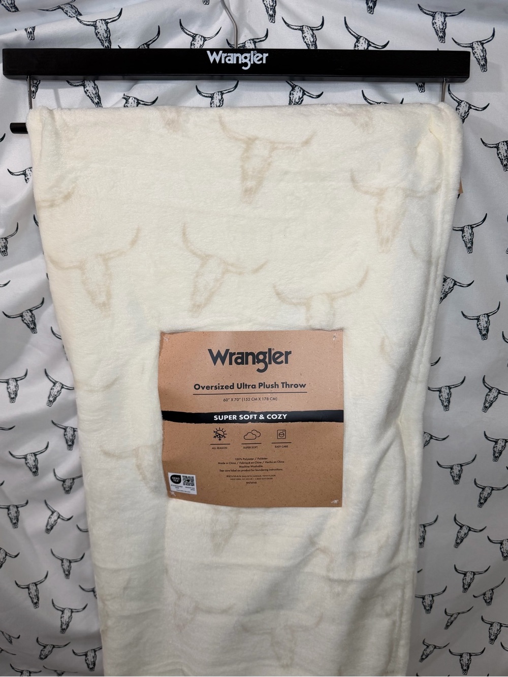 Wrangler Cream Plush Throw with Subtle Tan Steer Skull Motif